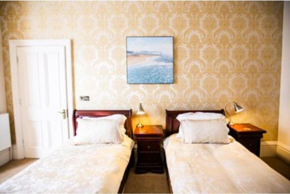Abbotsleigh Of Whitby Bed and Breakfast Buitenkant foto