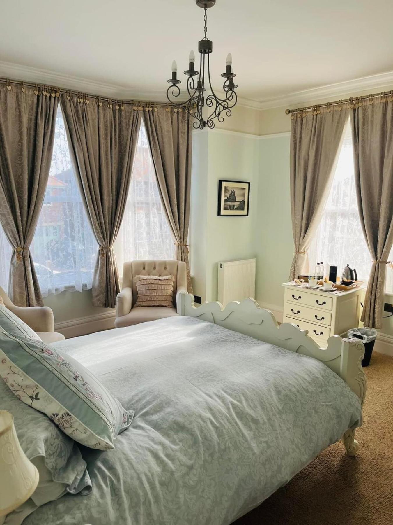 Abbotsleigh Of Whitby Bed and Breakfast Buitenkant foto