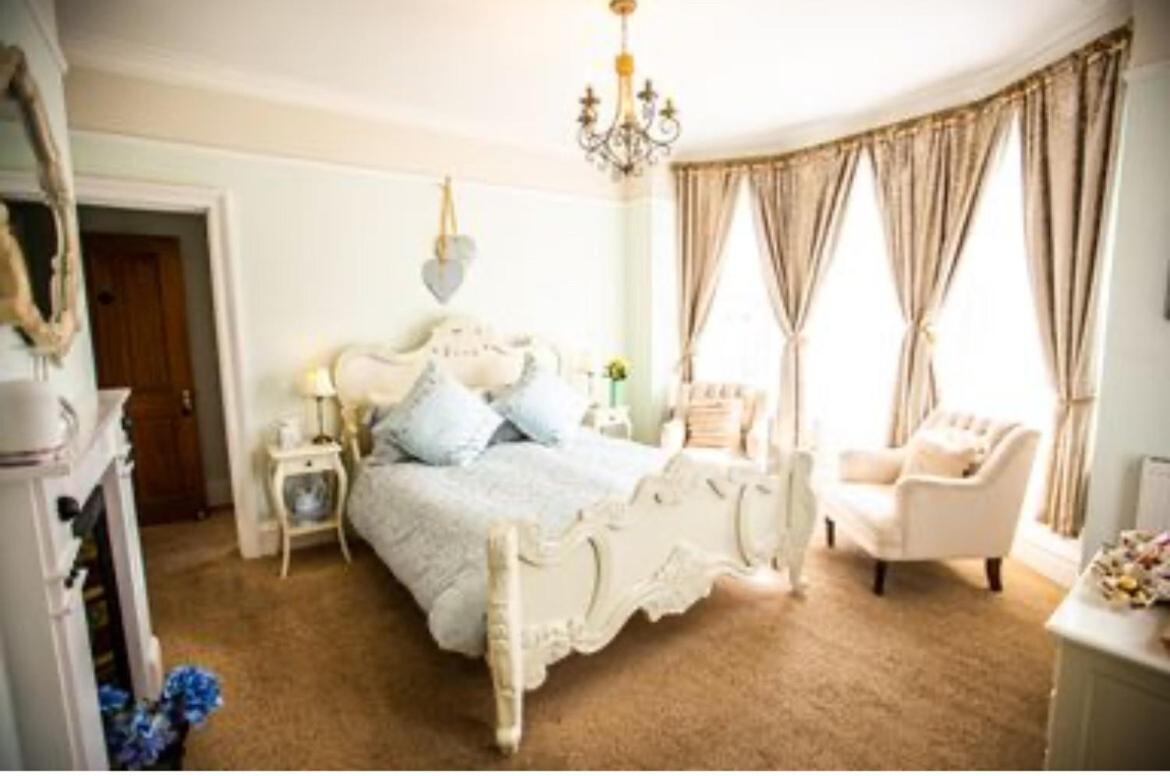 Abbotsleigh Of Whitby Bed and Breakfast Buitenkant foto