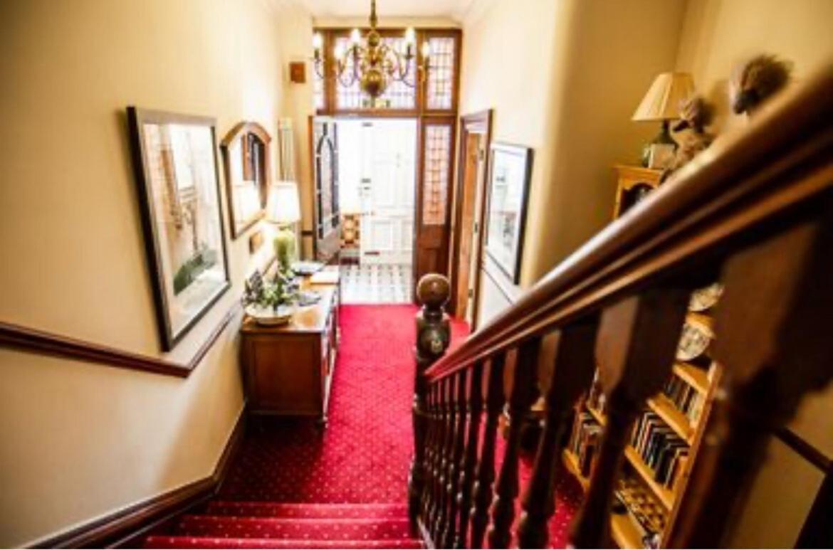 Abbotsleigh Of Whitby Bed and Breakfast Buitenkant foto